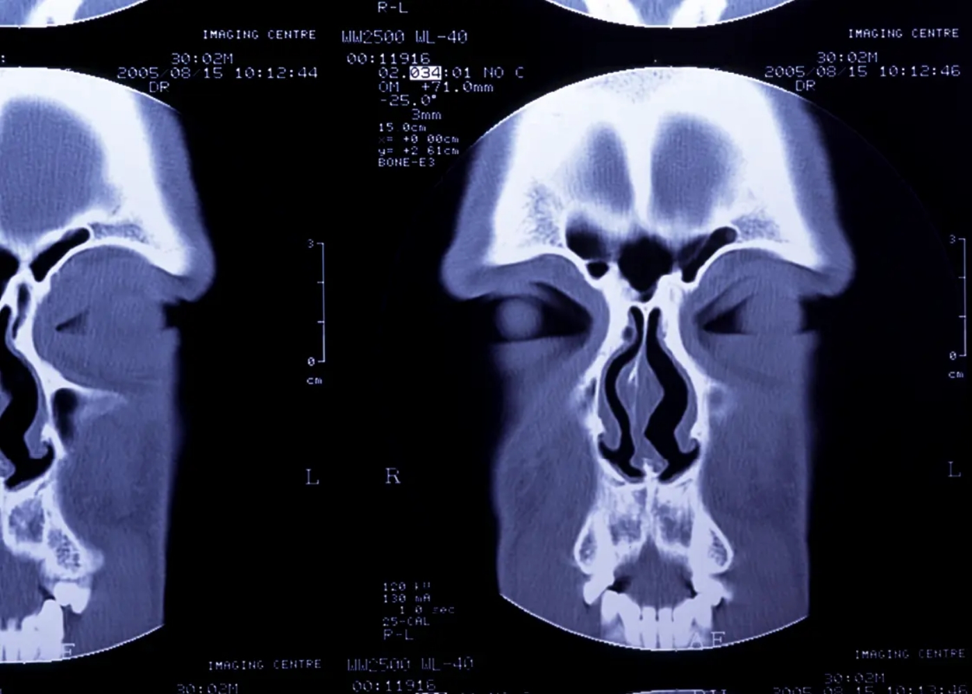 施術中の医師の画像